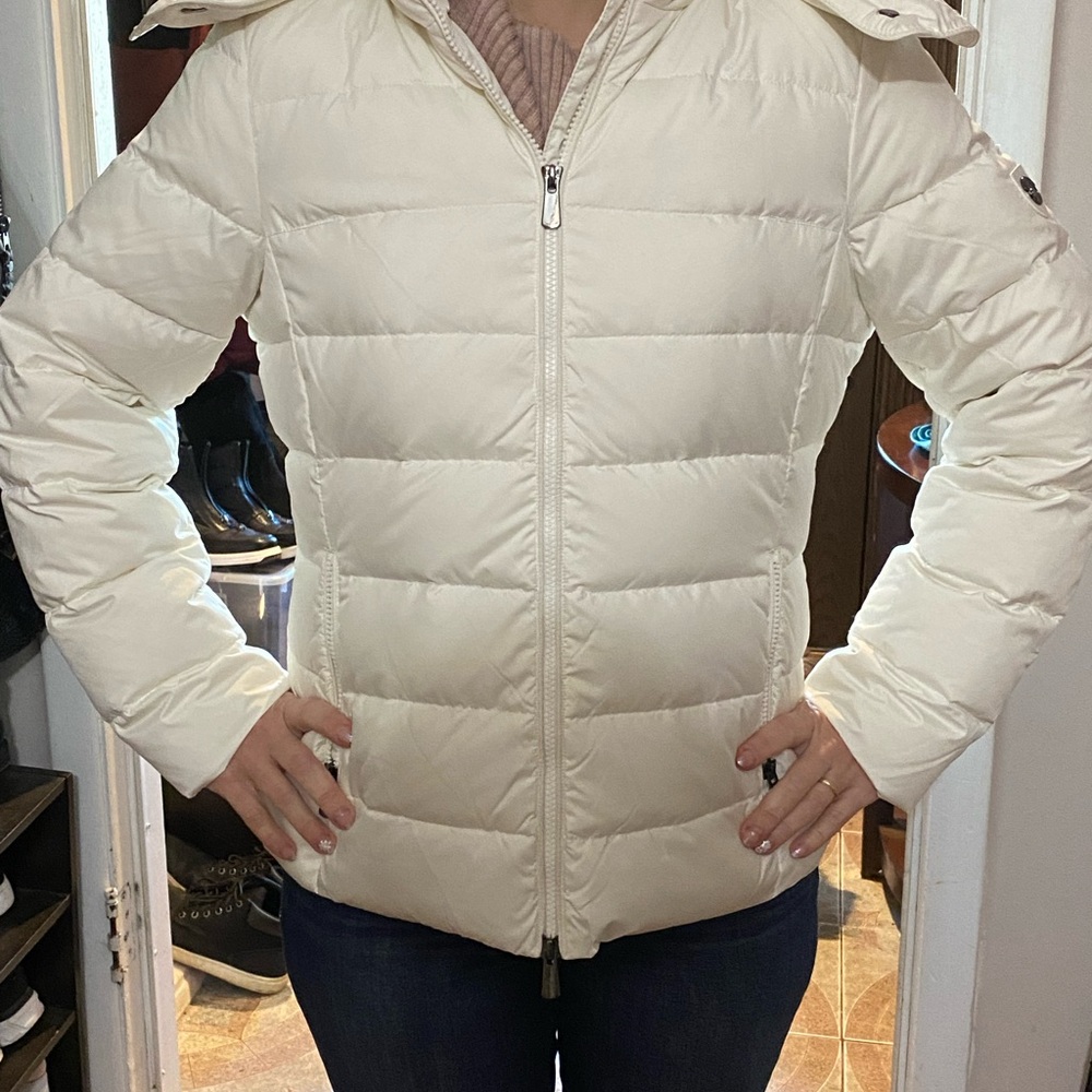 Women's Cream Puffer Jacket, Happy goat lucky, size Medium, NWT